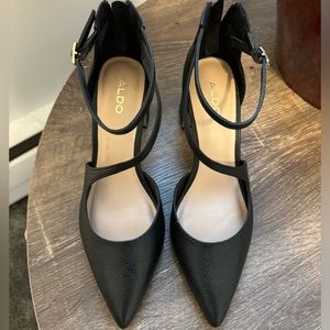 Aldo black shoes - very stable heel